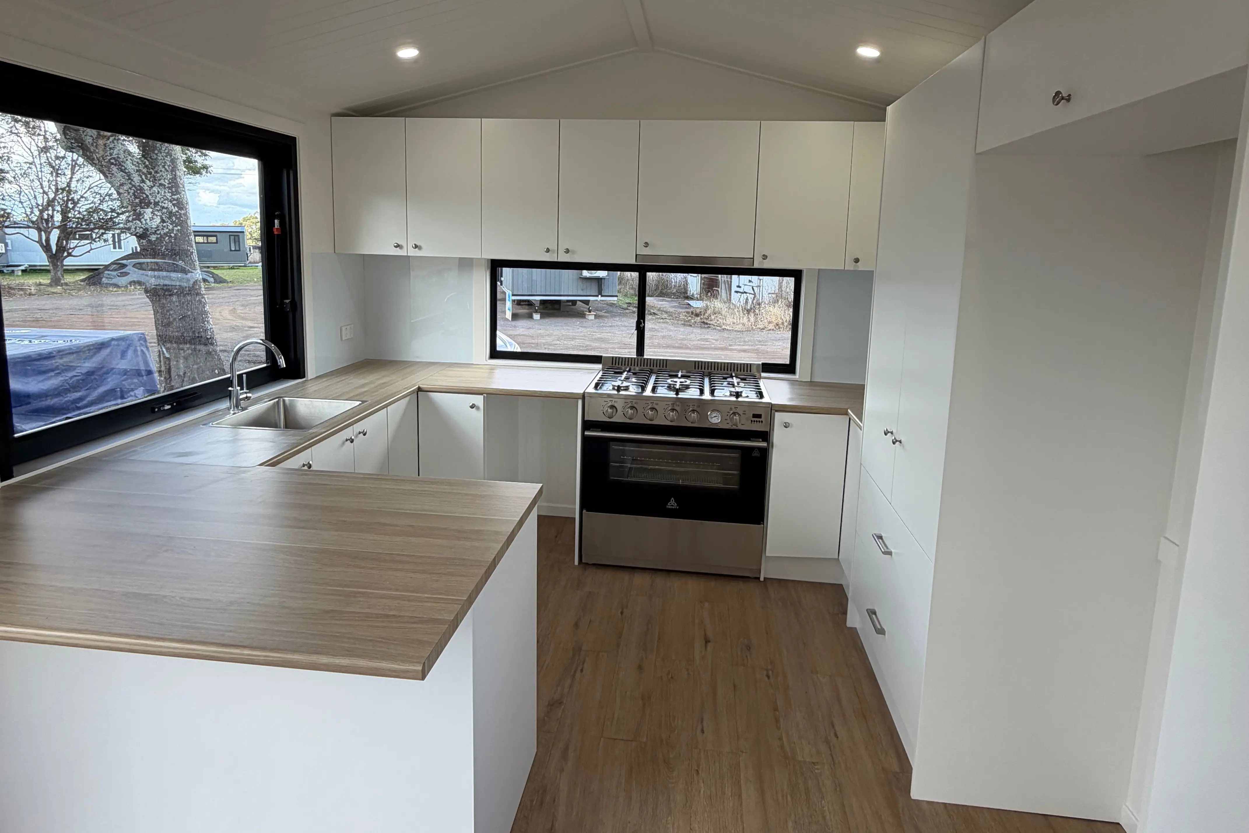 14.5m x 3.5m – LARGE KITCHEN - 1 bedroom 1 bath - Tiny Home